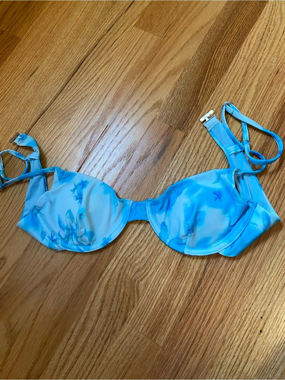 Princess Polly bright turquoise